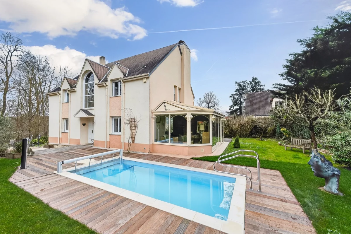 Vente maison familiale 10 pièces piscine Loges-en-Josas